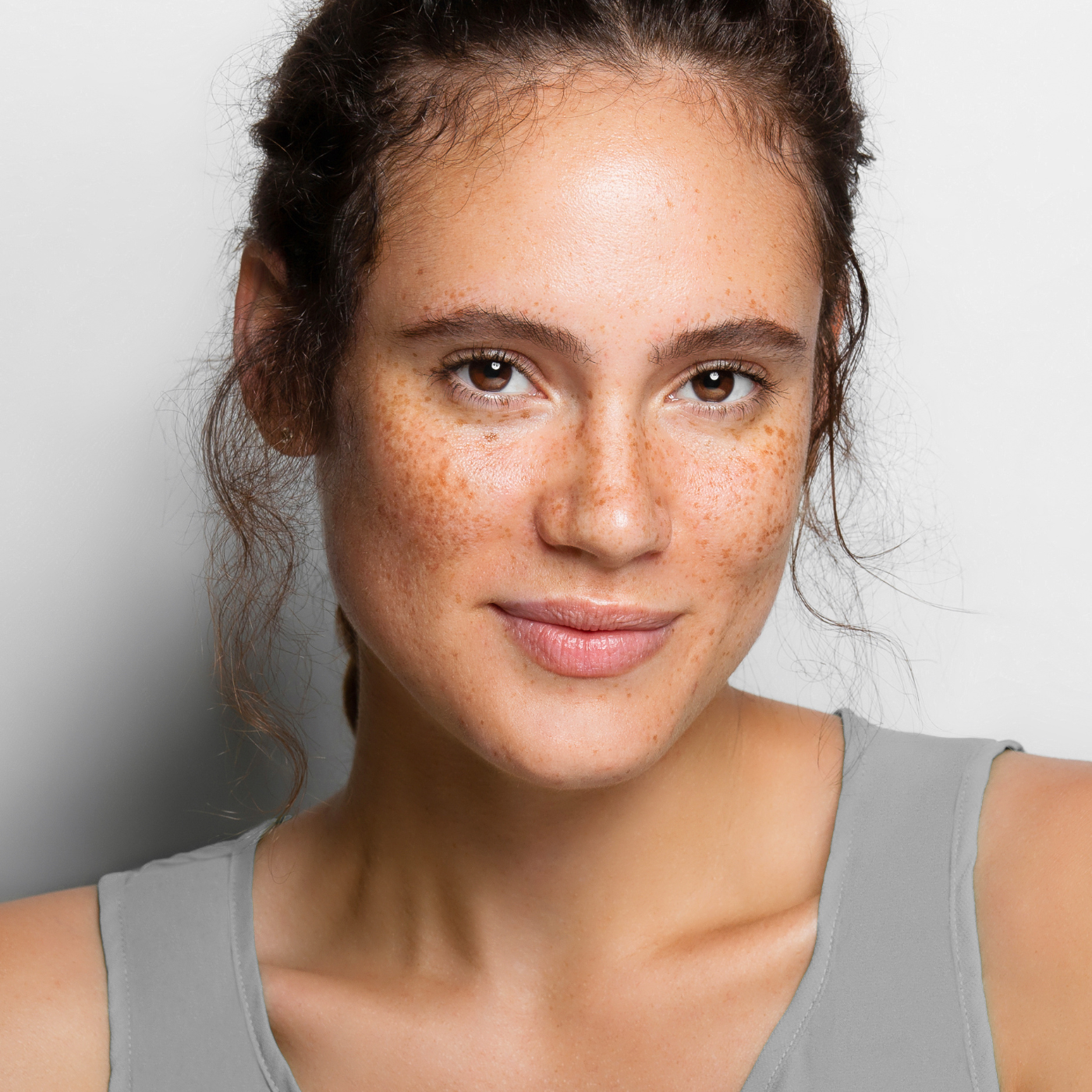 Model with sensitive skin