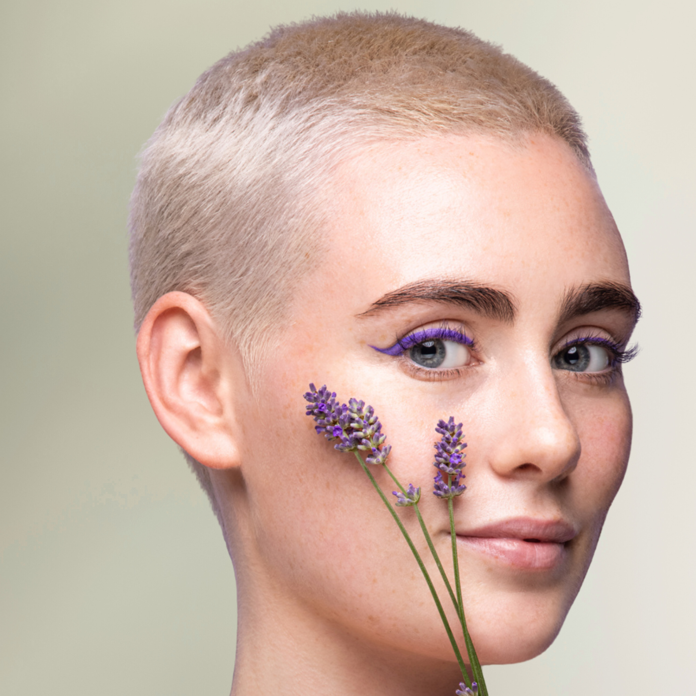 Model with dry skin